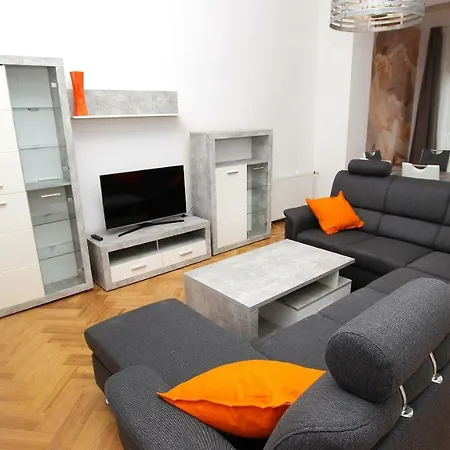 Taurus 2 Apartamento *