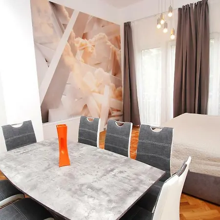 Apartamento Taurus 2 *